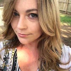 Meet your Posher, Desiree